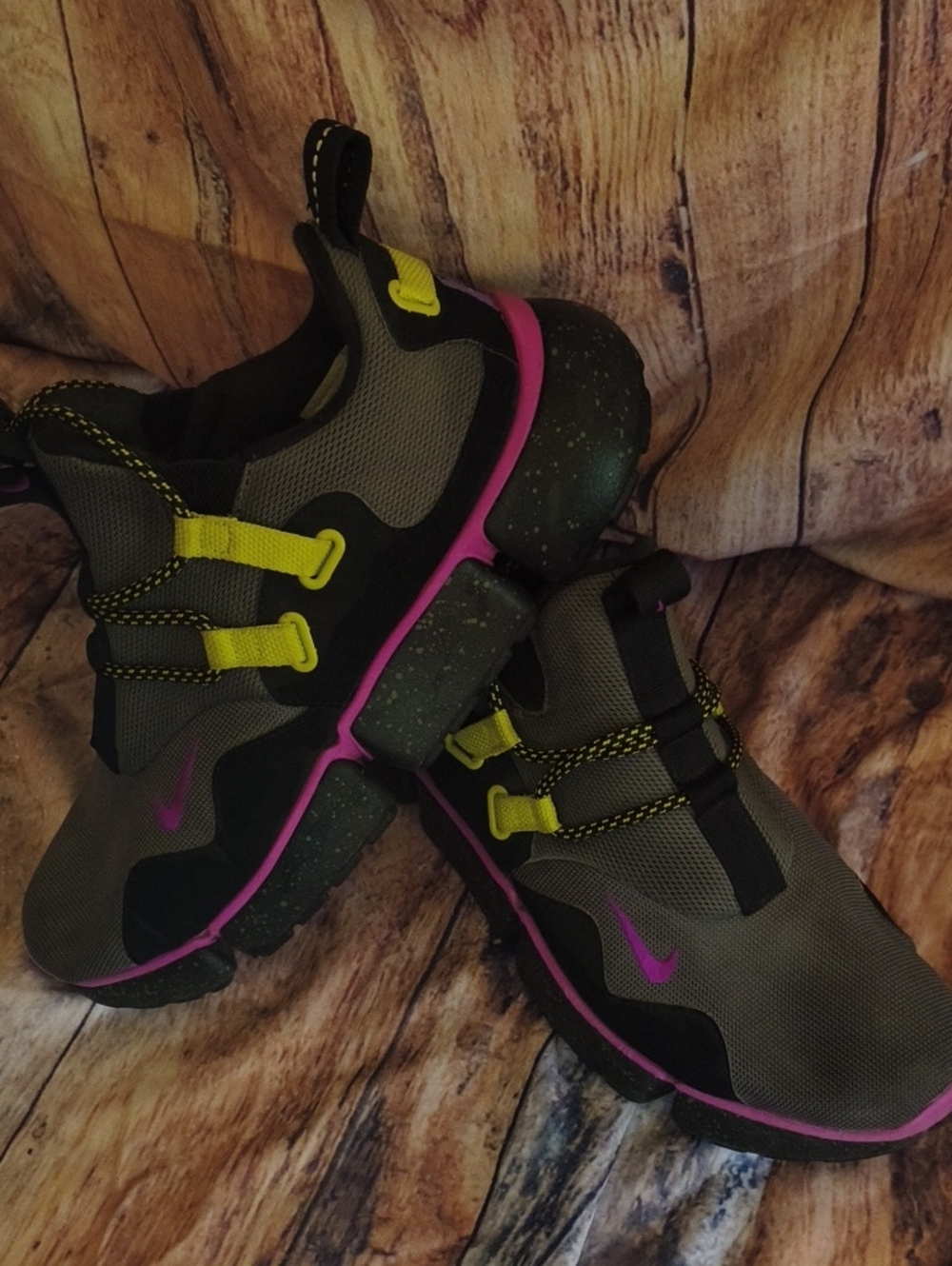 Nike Pocketknife Size 8 Trail Track And You Need To Grab These!